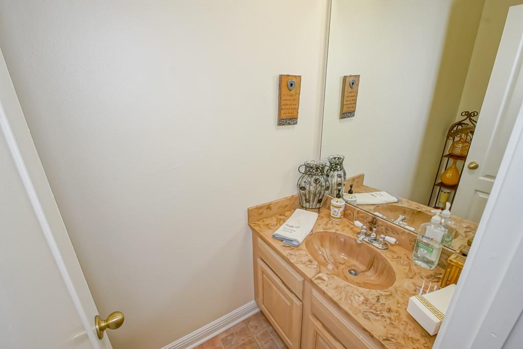 Photo 9 of 36 of 124 FASHION Boulevard house