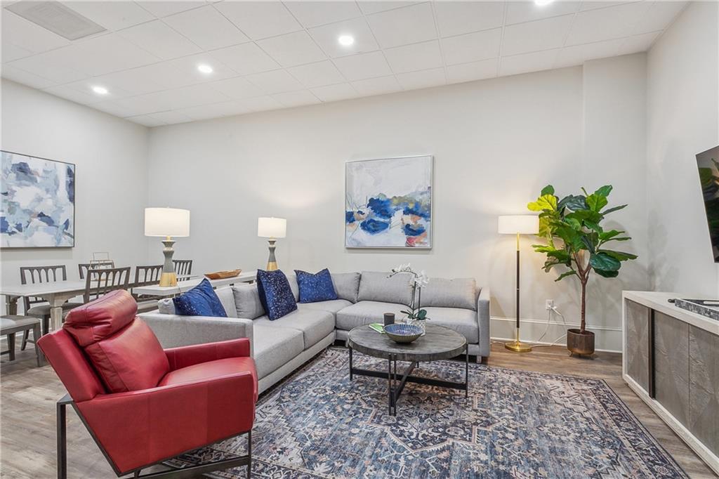 New Orleans, Louisiana 70130, United States, 3 Bedrooms Bedrooms, ,2 BathroomsBathrooms,Residential,Active,72776