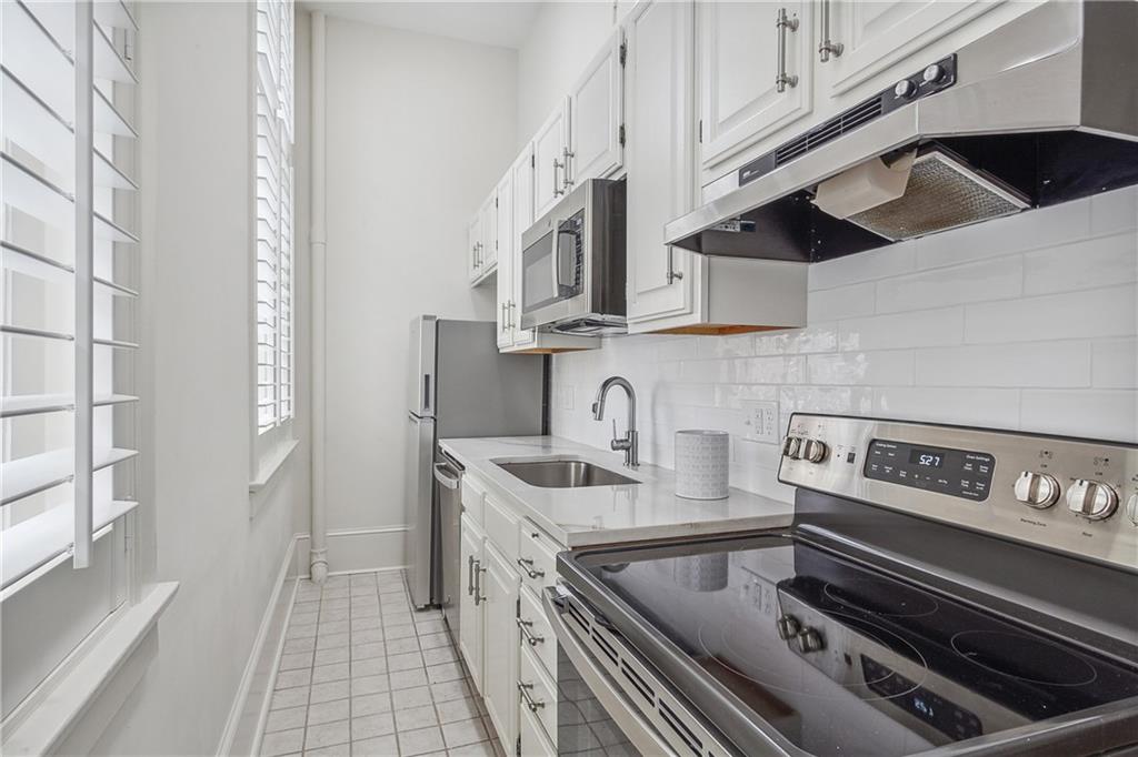 New Orleans, Louisiana 70130, United States, 3 Bedrooms Bedrooms, ,2 BathroomsBathrooms,Residential,Active,72776