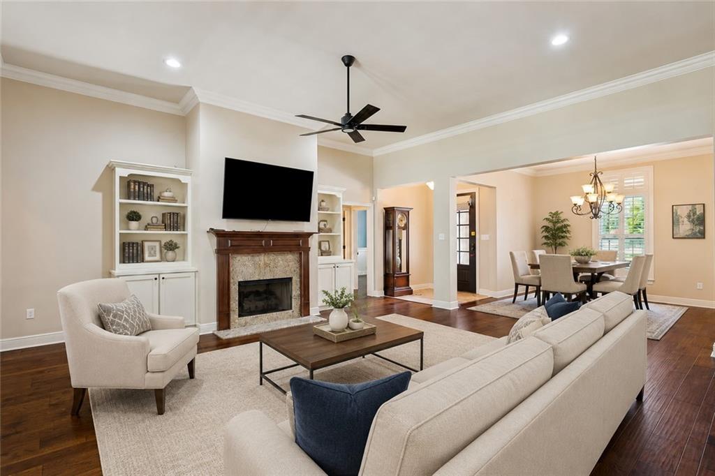 612 ENGLISH OAK Drive