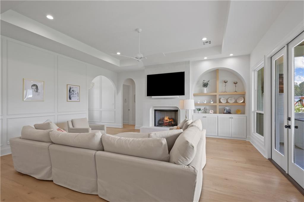 1525 BLACK PINE Court