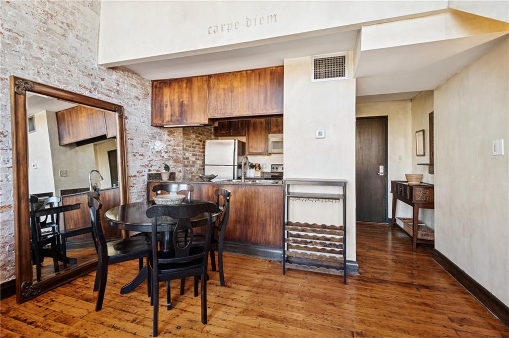 920 POEYFARRE Street 321