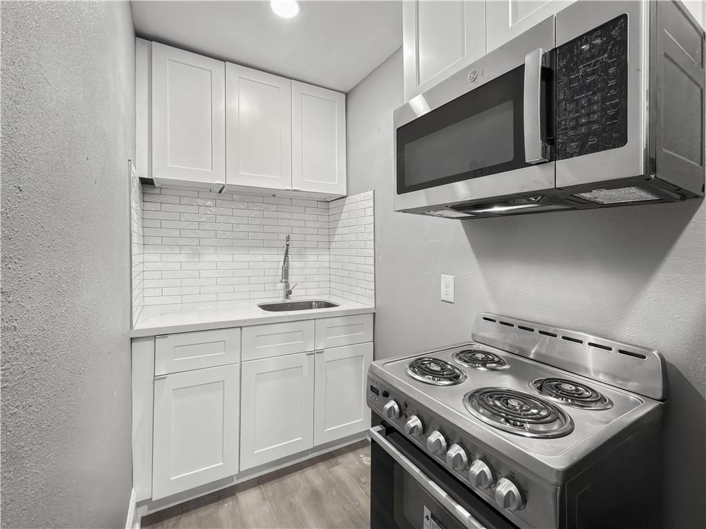 3711 LOUISIANA AVE Parkway