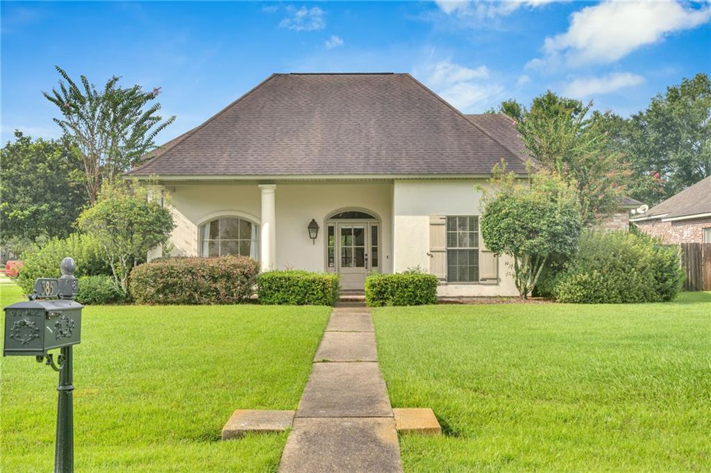 Covington, Louisiana 70433, United States, 4 Bedrooms Bedrooms, ,4 BathroomsBathrooms,Residential,Pending,210698