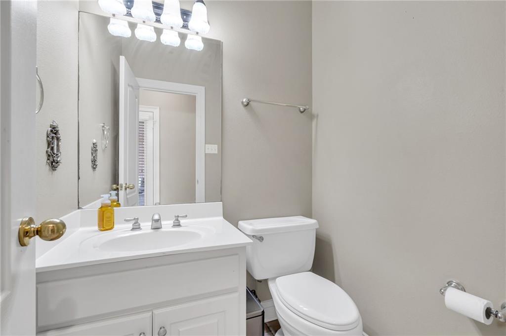 Covington, Louisiana 70433, United States, 4 Bedrooms Bedrooms, ,4 BathroomsBathrooms,Residential,Pending,210698