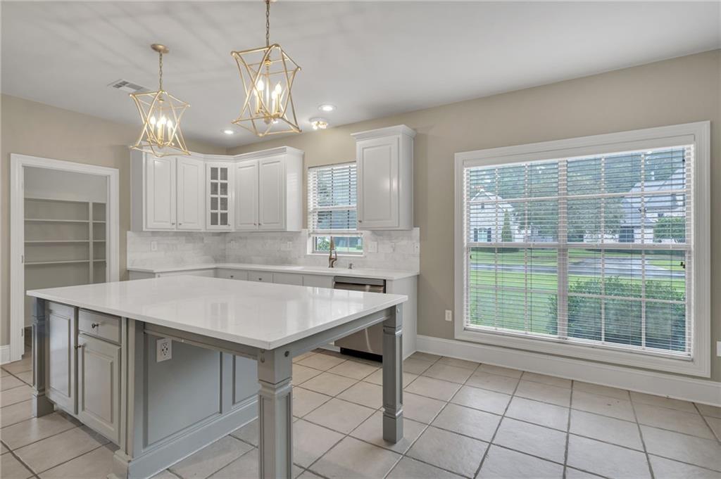 Covington, Louisiana 70433, United States, 4 Bedrooms Bedrooms, ,4 BathroomsBathrooms,Residential,Pending,210698