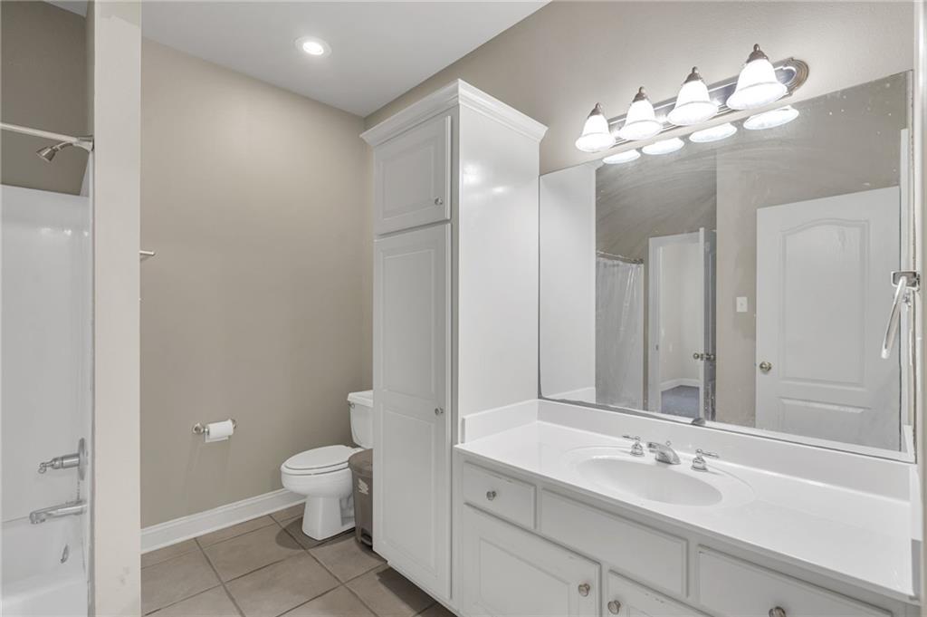 Covington, Louisiana 70433, United States, 4 Bedrooms Bedrooms, ,4 BathroomsBathrooms,Residential,Pending,210698