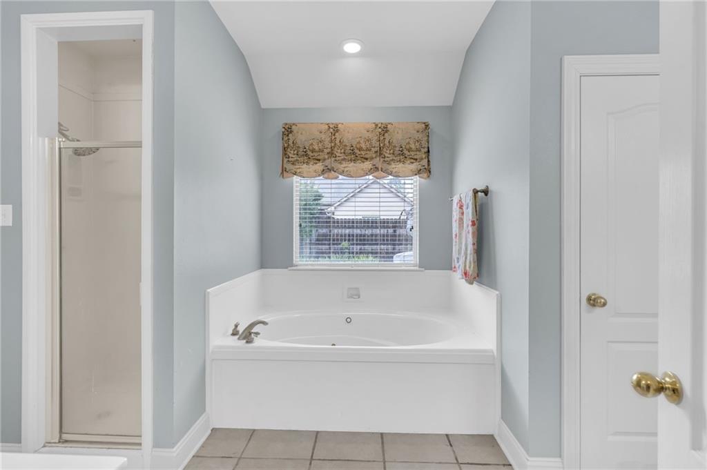 Covington, Louisiana 70433, United States, 4 Bedrooms Bedrooms, ,4 BathroomsBathrooms,Residential,Pending,210698