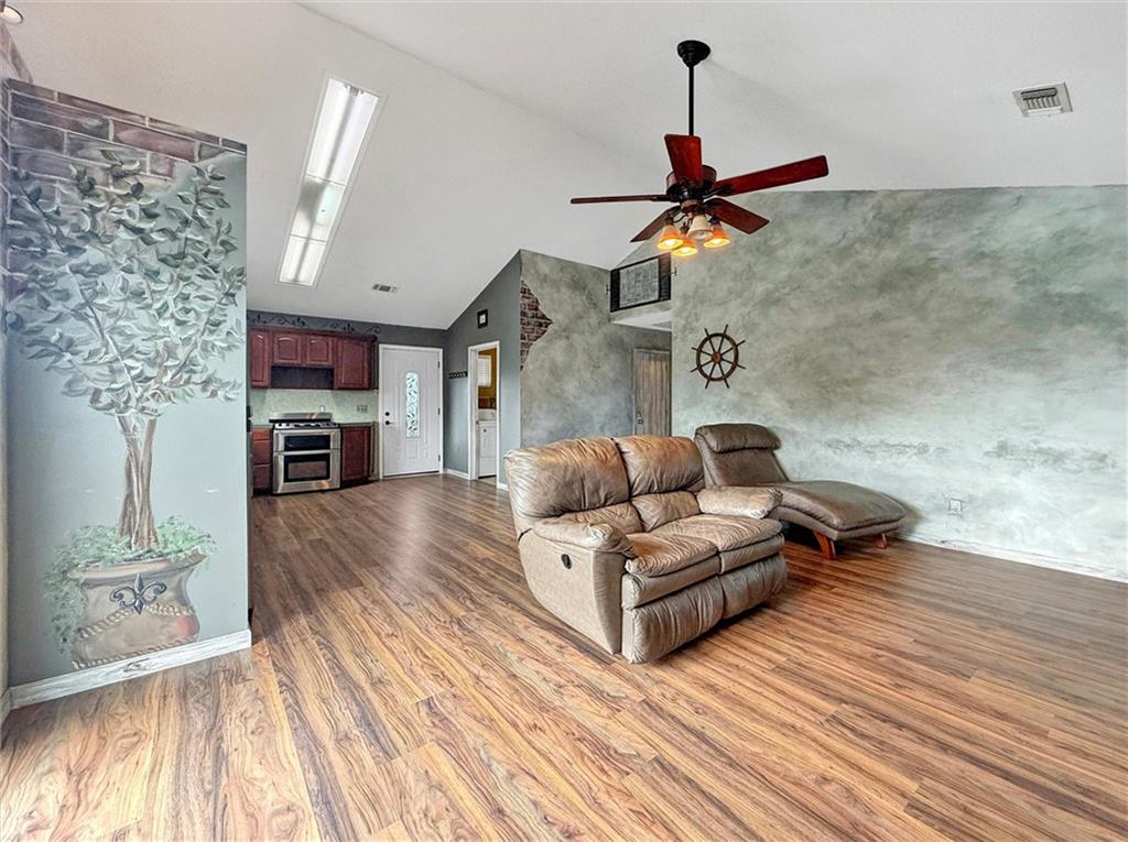 4684 PONTCHARTRAIN Drive