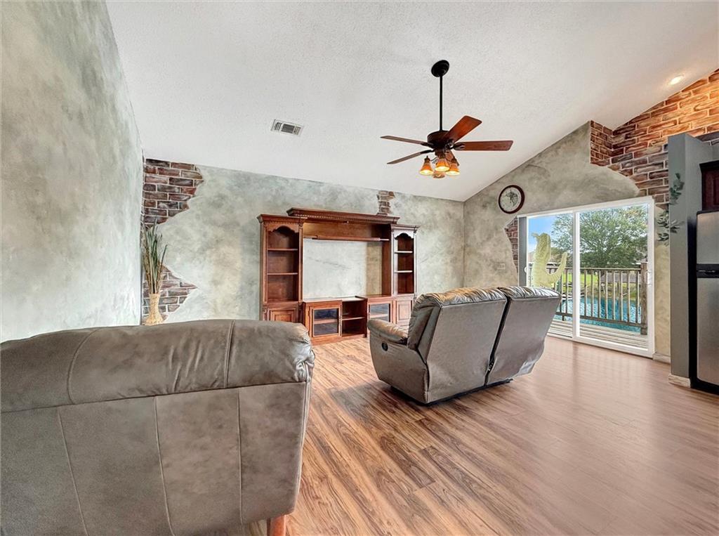 4684 PONTCHARTRAIN Drive