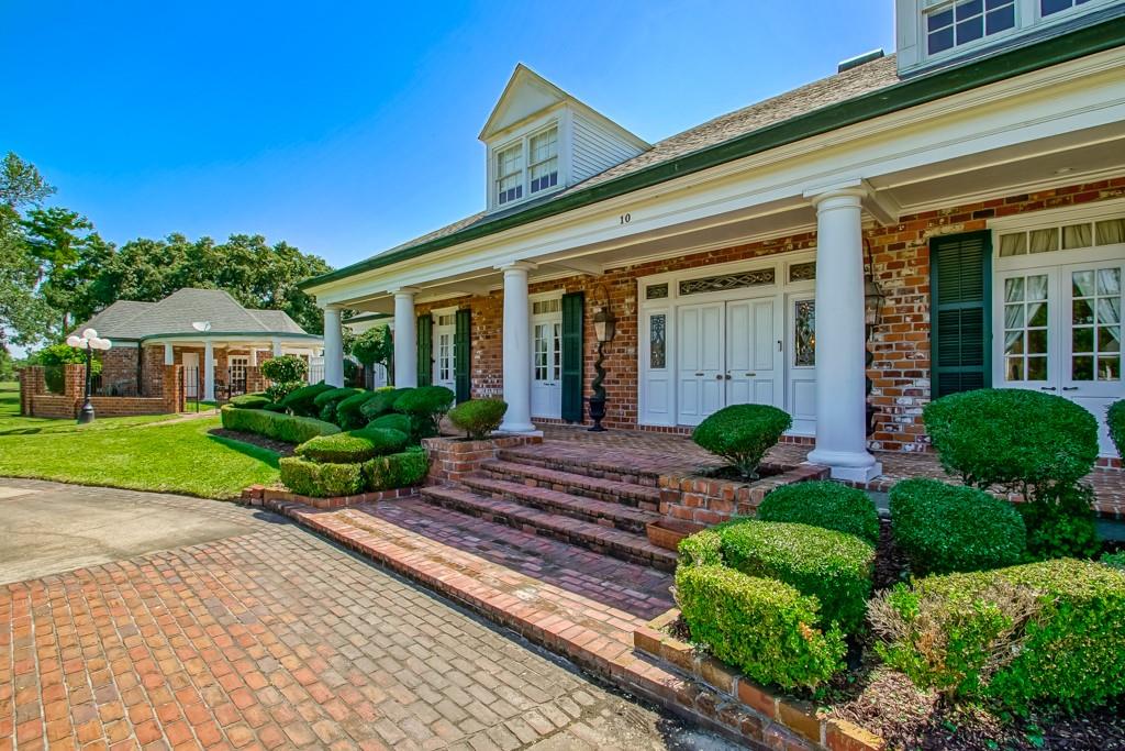 10 VILLERE Place