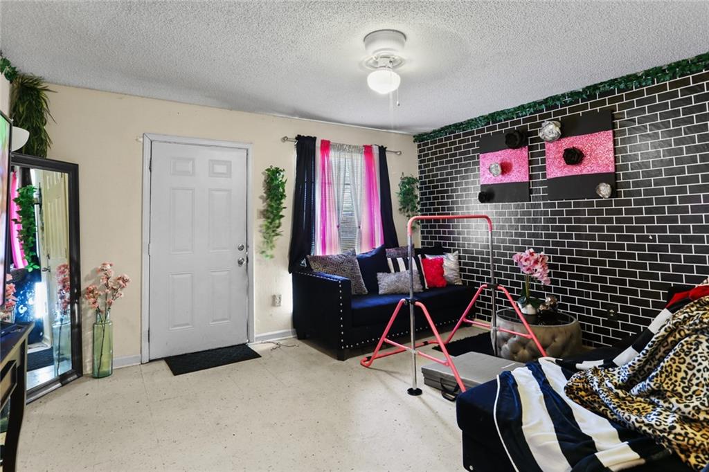 5983 - 89 89 TULLIS Drive