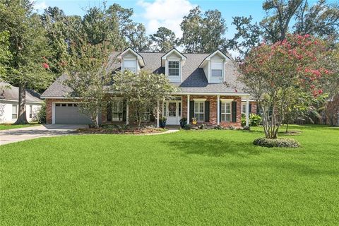104 DEBELLVUE Place Mandeville LA 70471