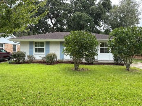 501 ARNOLD Avenue River Ridge LA 70123