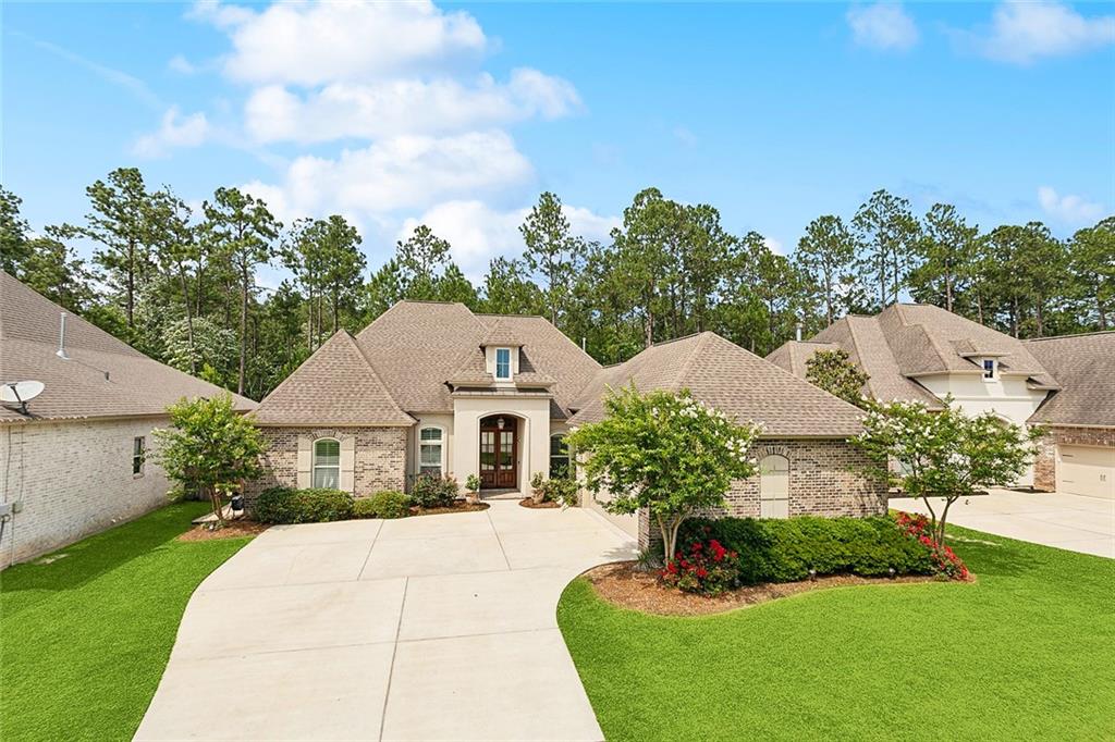 596 BLUE HERON Lane