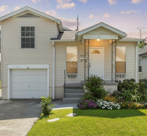 Photo of 4208 HEASLIP Avenue, Metairie, LA 70001 (MLS # 2553504)