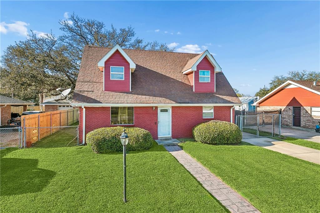 Photo 1 of 19 — 10915 CURRAN Boulevard, New Orleans, LA 70127