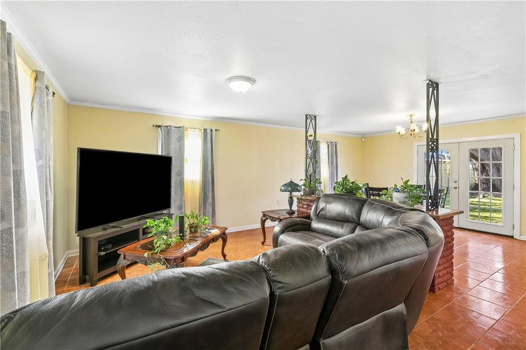 10915 CURRAN Boulevard