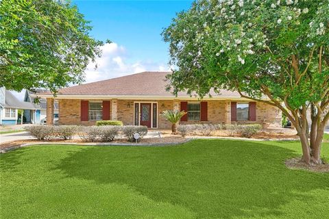 1825 LAKE SUPERIOR Drive Harvey LA 70058