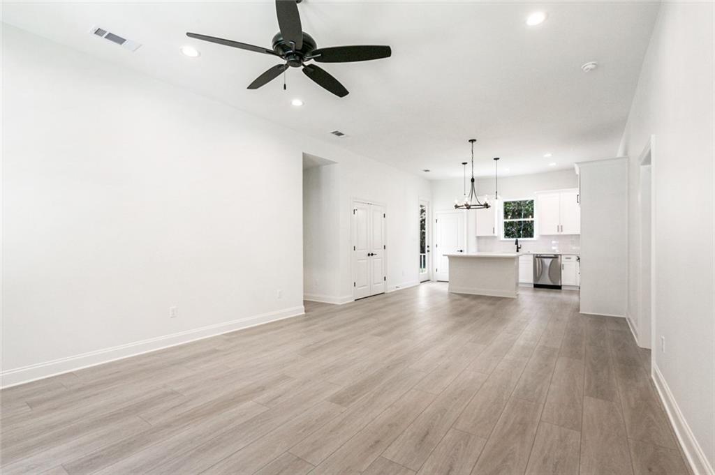 Covington, Louisiana 70433, United States, 3 Bedrooms Bedrooms, ,2 BathroomsBathrooms,Residential,Active,64168