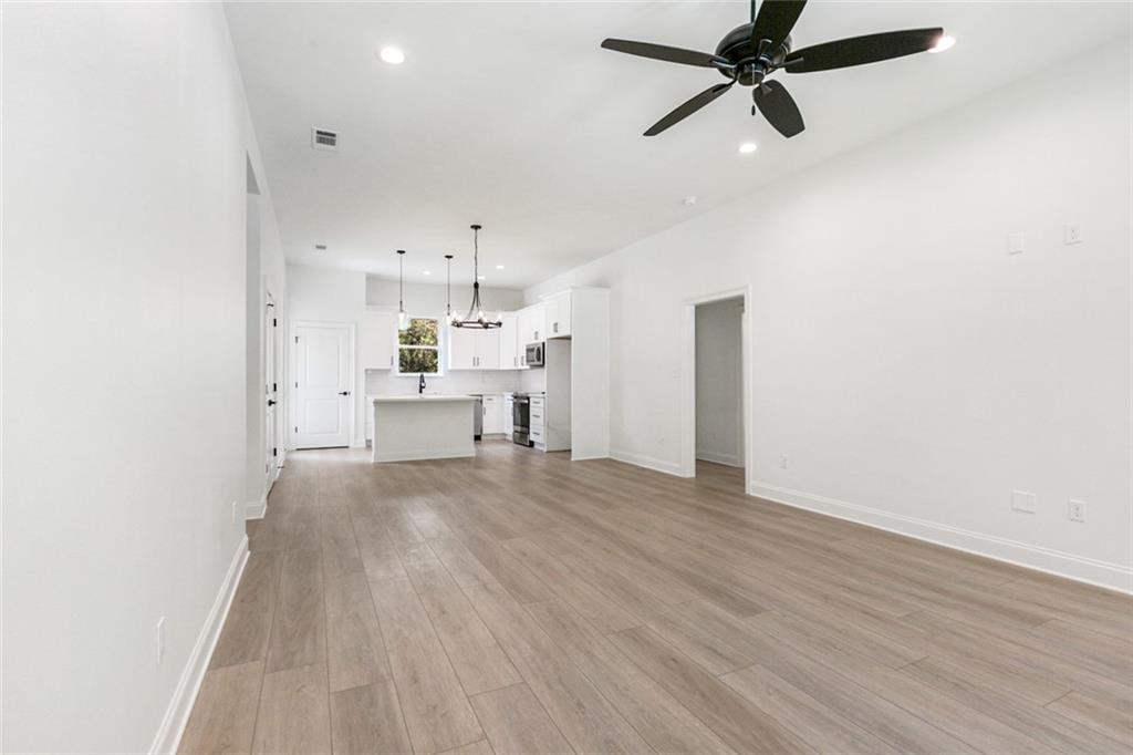 Covington, Louisiana 70433, United States, 3 Bedrooms Bedrooms, ,2 BathroomsBathrooms,Residential,Active,64168