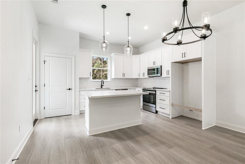 Covington, Louisiana 70433, United States, 3 Bedrooms Bedrooms, ,2 BathroomsBathrooms,Residential,Active,64168