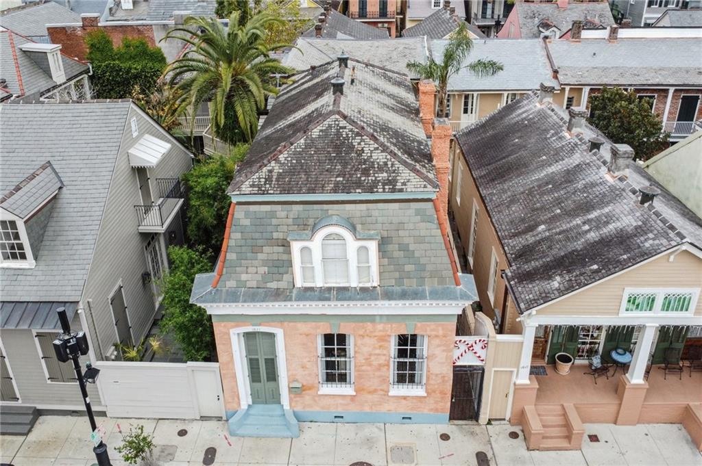 1021 ORLEANS Avenue