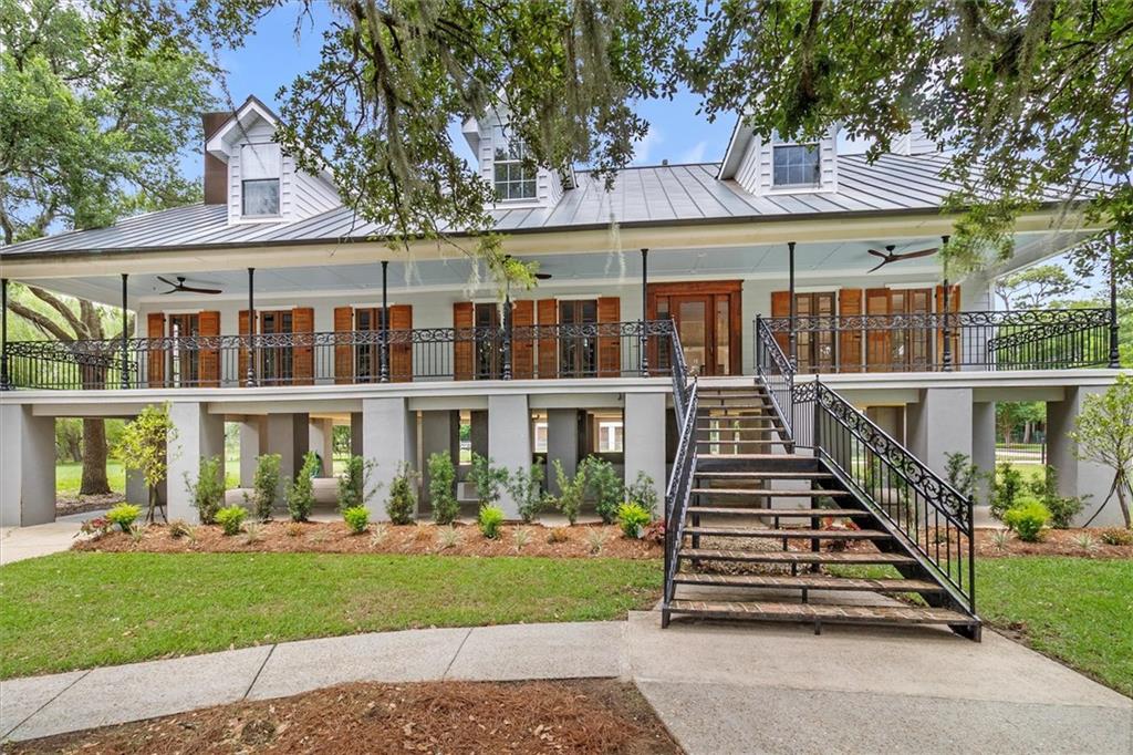 2801 LAKESHORE Drive