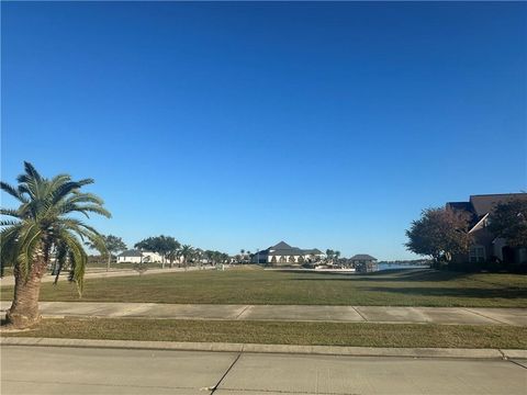 2024 LAKESHORE Boulevard Slidell LA 70461