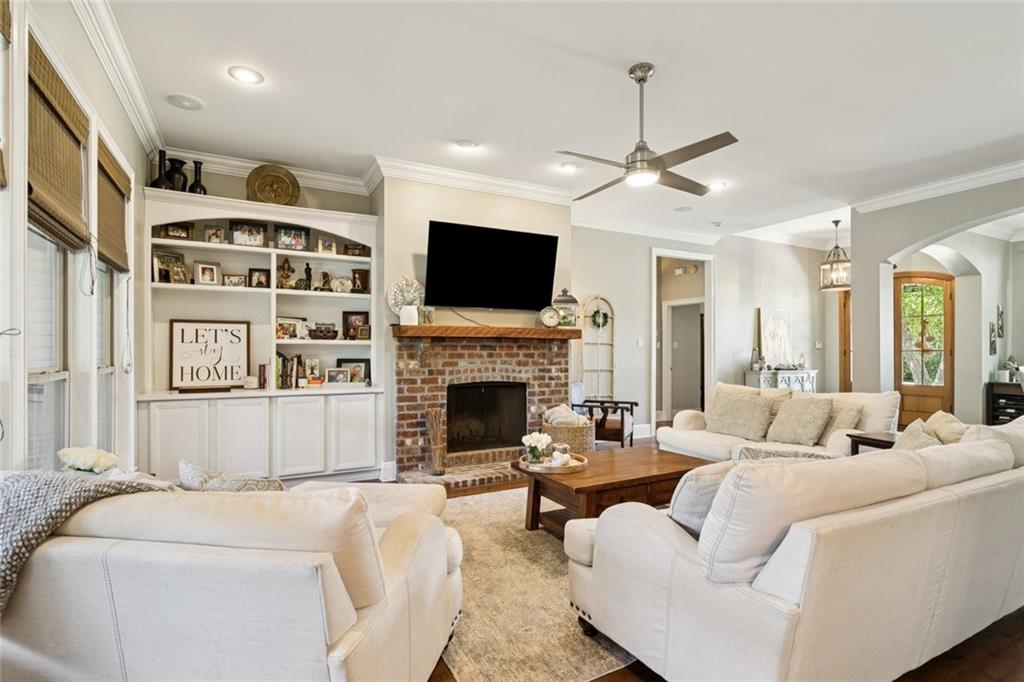 142 ACADIAN Lane