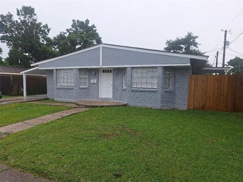 Photo of 342 CHERRY BLOSSOM Lane, Gretna, LA 70056 (MLS # 2559513)