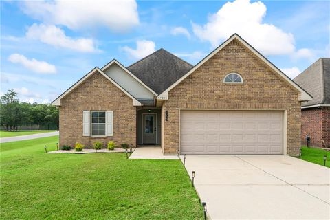 Photo of 69001 TAVERNY Court, Madisonville, LA 70447 (MLS # 2555408)