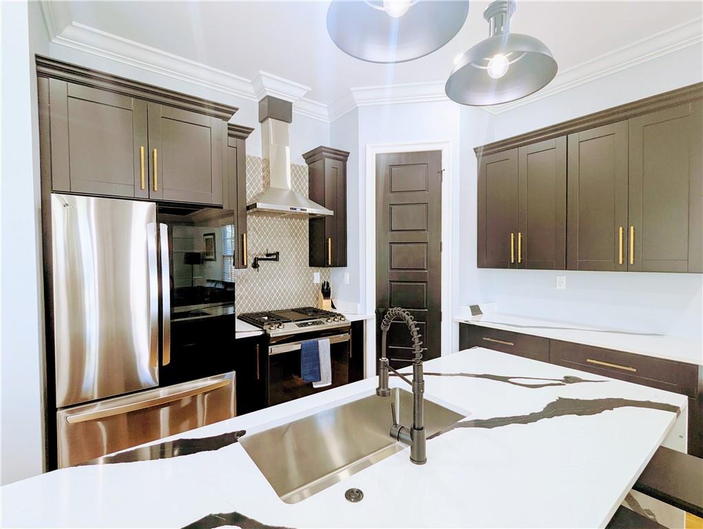 225-227 PACIFIC Avenue