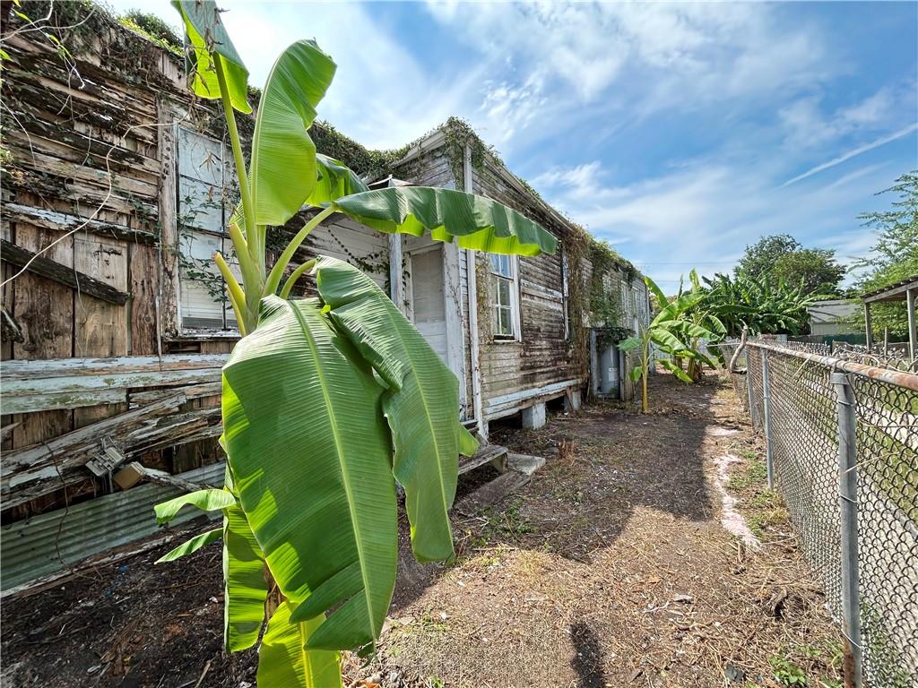 408 MONTICELLO Avenue