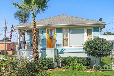 Photo of 6400 PAINTERS Street, New Orleans, LA 70122 (MLS # 2558746)