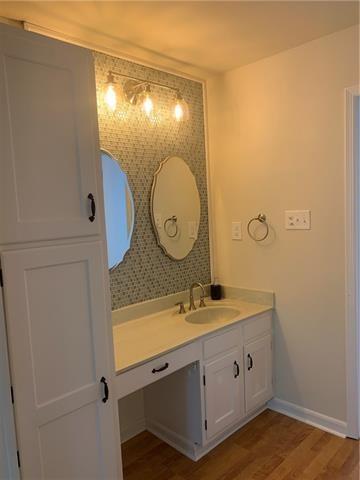 Photo 19 of 20 of 907 W 22ND Avenue townhome