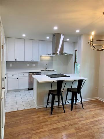 Photo 11 of 20 of 907 W 22ND Avenue townhome