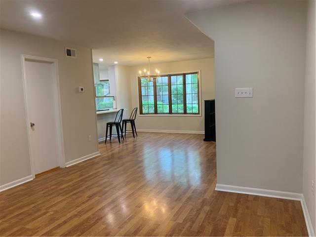 Photo 7 of 20 of 907 W 22ND Avenue townhome