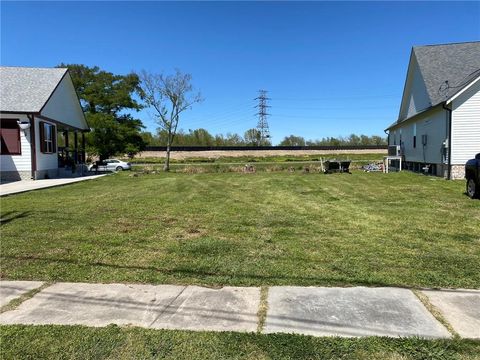 1956 BENJAMIN Street Arabi LA 70032