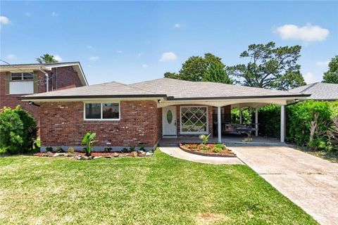 Photo of 1341 POINSETTIA Drive, Metairie, LA 70005 (MLS # 2559267)