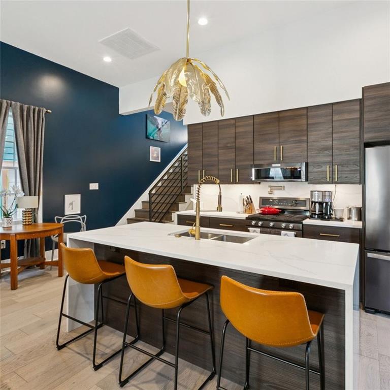 820 INDEPENDENCE Street