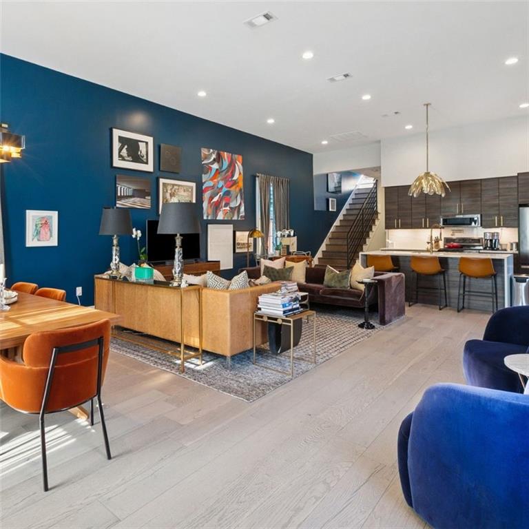 820 INDEPENDENCE Street