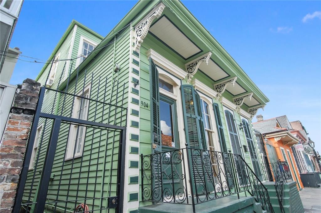 904 SAINT ANN Street 1