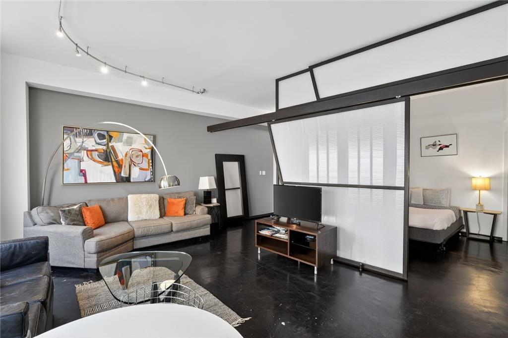 334 CARONDELET Street 302