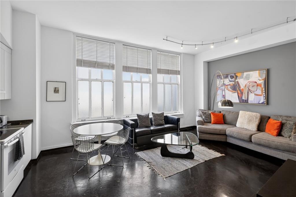 334 CARONDELET Street 302