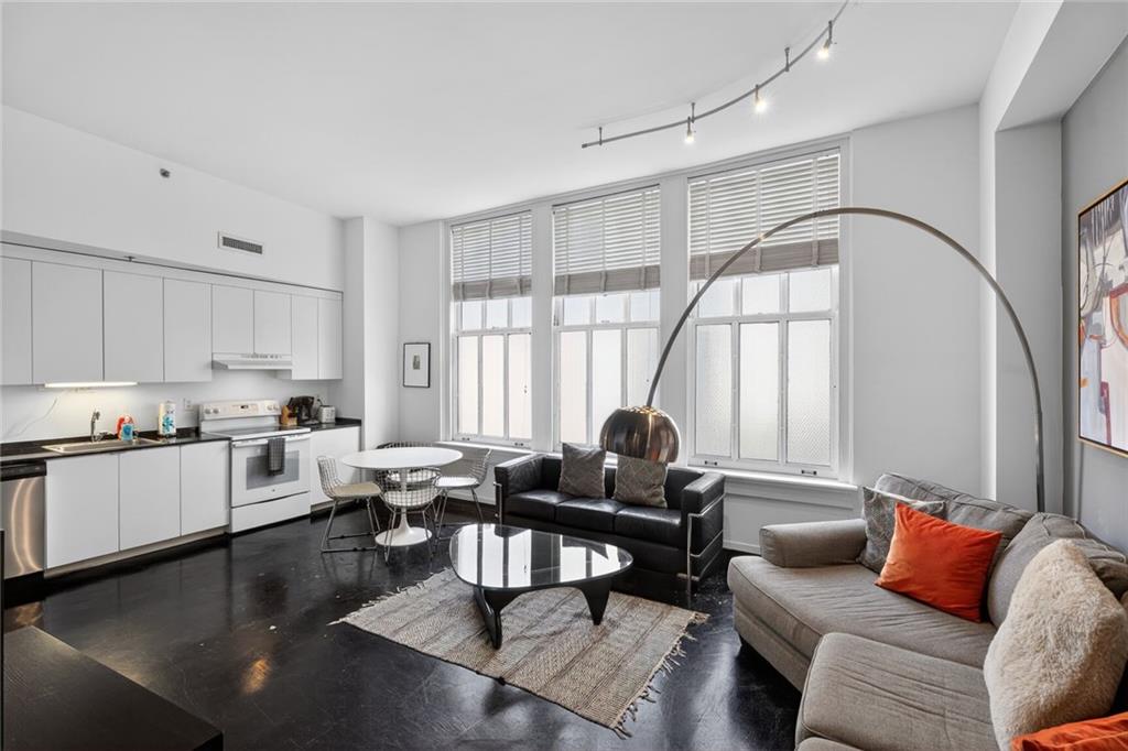 334 CARONDELET Street 302