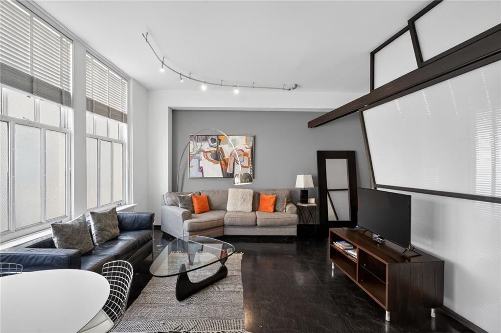 334 CARONDELET Street 302