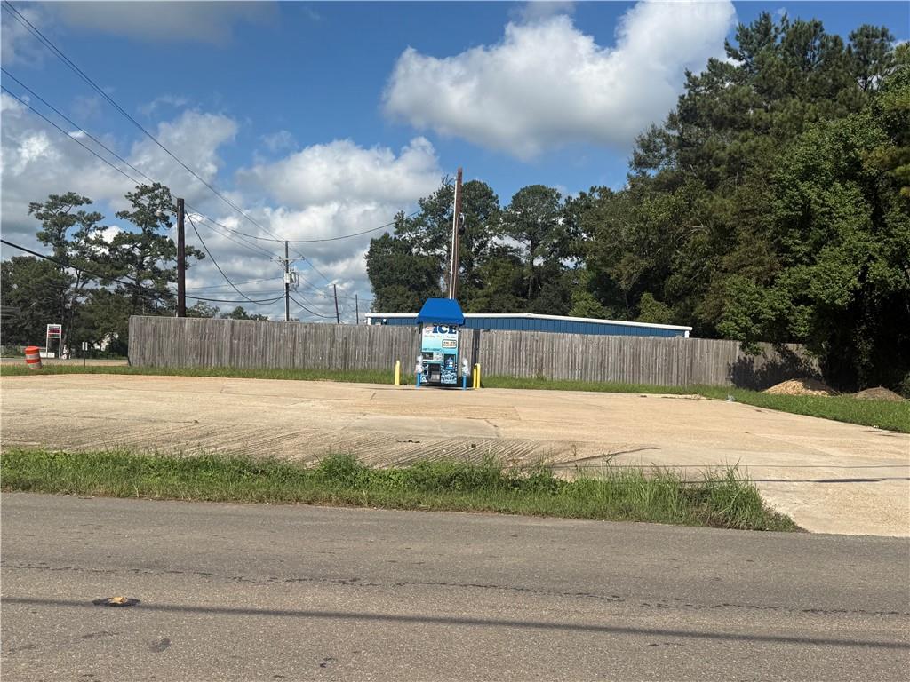 20523 HWY 22 Highway
