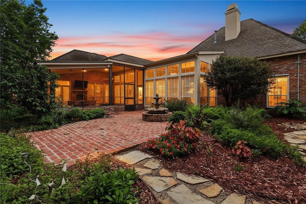 36 WOODSTONE Drive