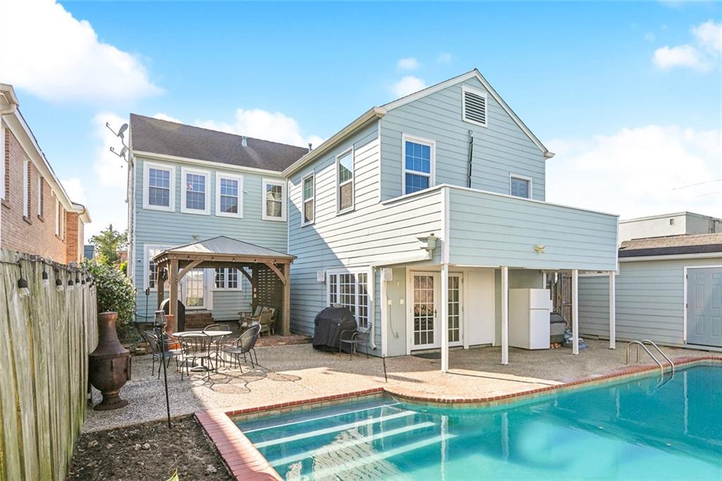 3439 OCTAVIA Street